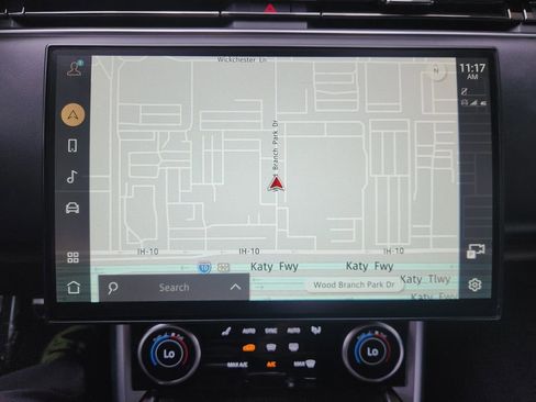 Used 2023 Land Rover Range Rover SE image 16