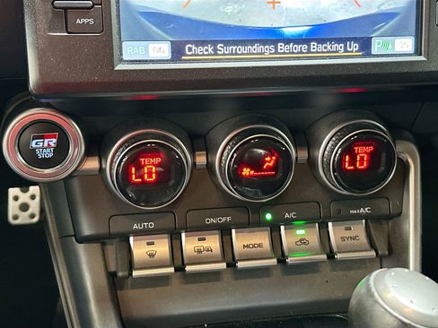 Used 2023 Toyota GR86 Premium w/ ALL Weather Mat Package (TMS) image 15