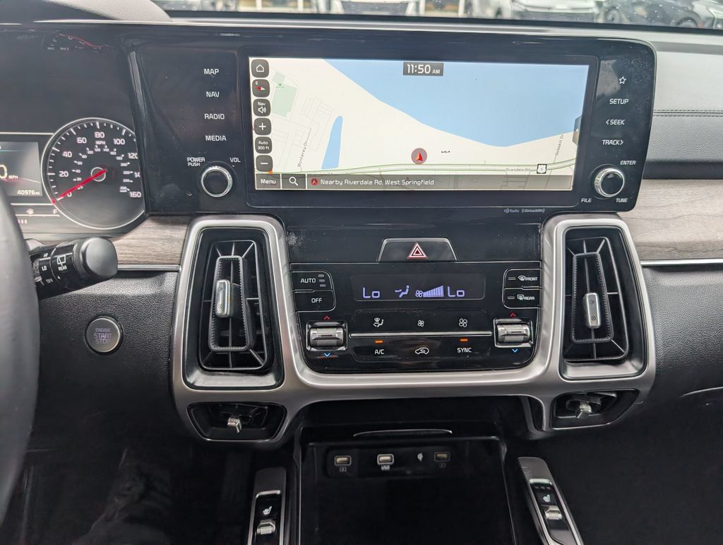 Used 2023 Kia Sorento S w/ Panoramic Sunroof Package AWD/4WD image 25
