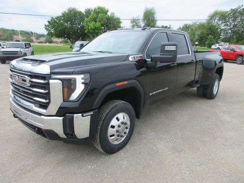 New 2026 GMC Sierra 3500 SLE w/ SLE Value Package AWD/4WD image 11