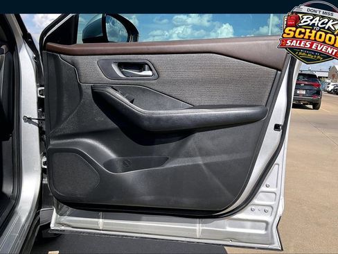 Used 2023 Nissan Rogue SV FWD image 24