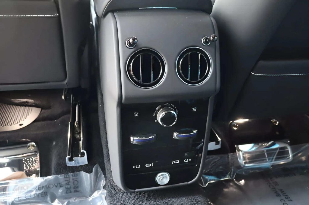 New 2027 Rolls-Royce Cullinan Black Badge AWD/4WD image 14