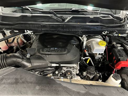 Used 2024 RAM 2500 Tradesman w/ Chrome Appearance Group image 10