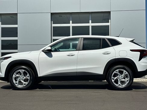 New 2026 Chevrolet Trax LS w/ LS Convenience Package FWD image 7