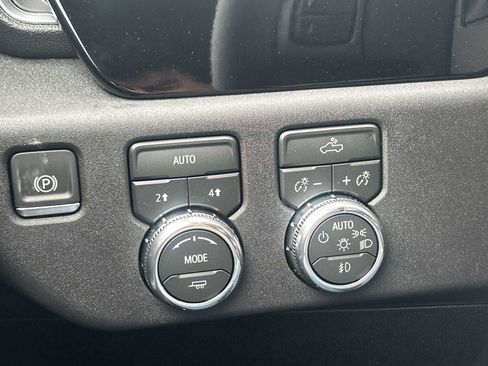 New 2026 GMC Sierra 1500 Elevation w/ Elevation Select Package AWD/4WD image 18