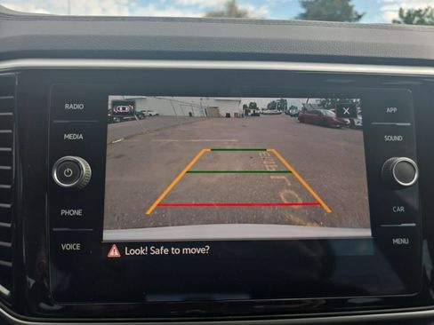 Used 2023 Volkswagen Atlas Cross Sport SE AWD/4WD image 21