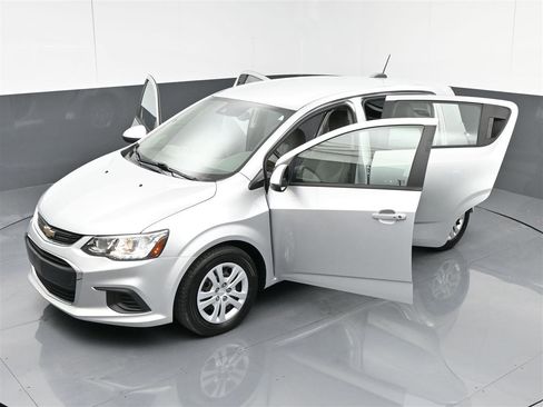 Used 2020 Chevrolet Sonic LT FWD image 39