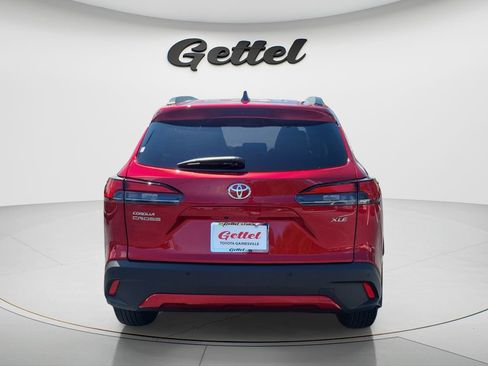 Used 2026 Toyota Corolla Cross XLE w/ Convenience Package FWD image 6