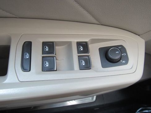 Used 2022 Volkswagen Atlas SE w/ Panoramic Sunroof Package image 37