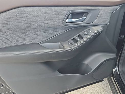 Certified 2023 Nissan Rogue SV AWD/4WD image 17