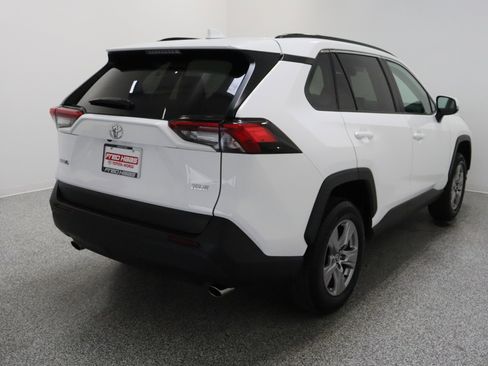 Used 2025 Toyota RAV4 XLE FWD image 7