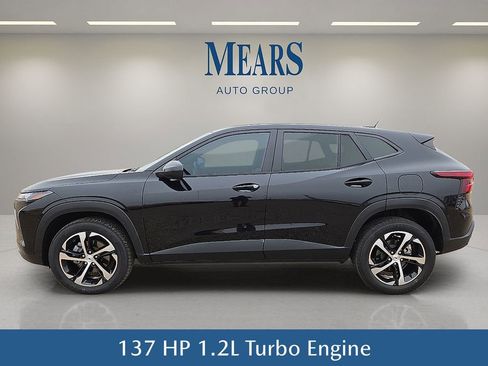 Used 2024 Chevrolet Trax RS w/ Driver Confidence Package image 3