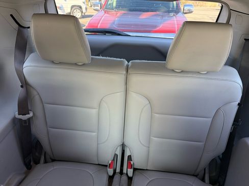 Used 2018 GMC Acadia SLT image 9