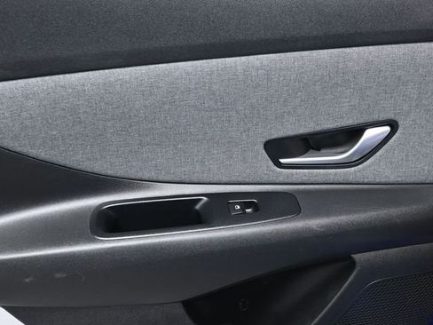 Used 2023 Hyundai Elantra Limited FWD image 15