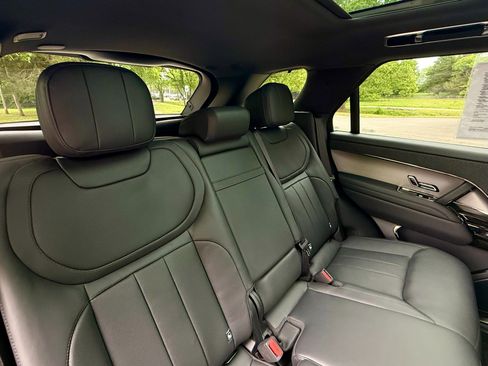 Used 2025 Land Rover Range Rover Sport Dynamic SE AWD/4WD image 24