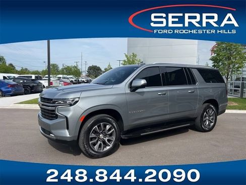 Used 2024 Chevrolet Suburban LT w/ Luxury Package AWD/4WD image 1