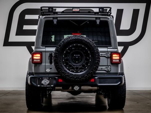 Used 2019 Jeep Wrangler Unlimited Sahara image 10