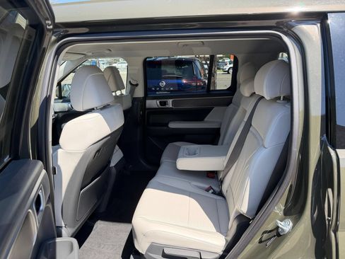 Used 2025 Hyundai Santa Fe SEL FWD image 28
