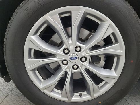 Used 2020 Ford Explorer Limited RWD image 31