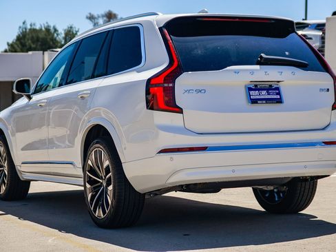 New 2026 Volvo XC90 B5 Plus w/ Protection Package AWD/4WD image 4
