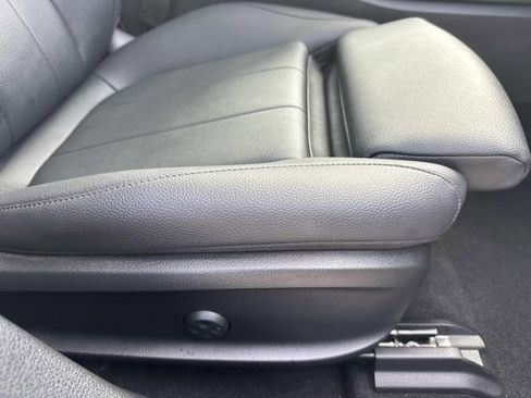 Used 2025 Mercedes-Benz CLA 250 image 13