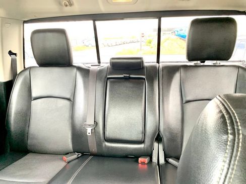 Used 2017 RAM 1500 Laramie AWD/4WD image 19