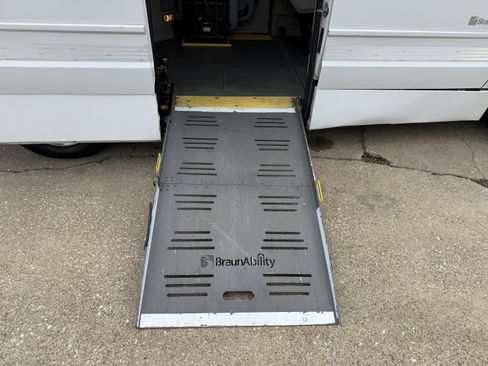 Used 2017 Dodge Grand Caravan SE w/ Power Window Group FWD image 28