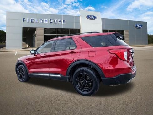 Used 2023 Ford Explorer XLT w/ Equipment Group 202A AWD/4WD image 18