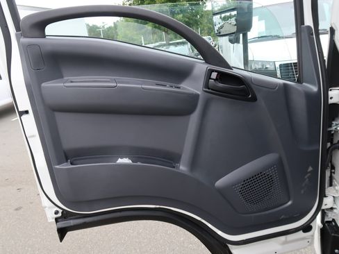 New 2025 Chevrolet Low Cab Forward image 8