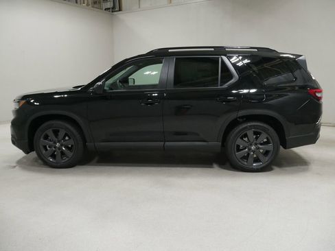 New 2025 Honda Pilot Sport image 4