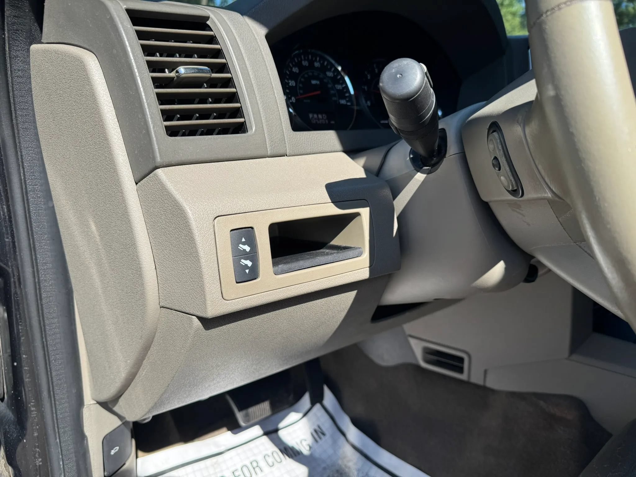 Used 2008 Jeep Grand Cherokee Laredo RWD image 15