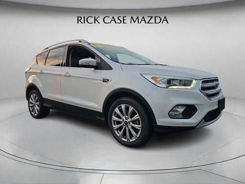 Used 2018 Ford Escape Titanium w/ Ford Safe & Smart Package image 9