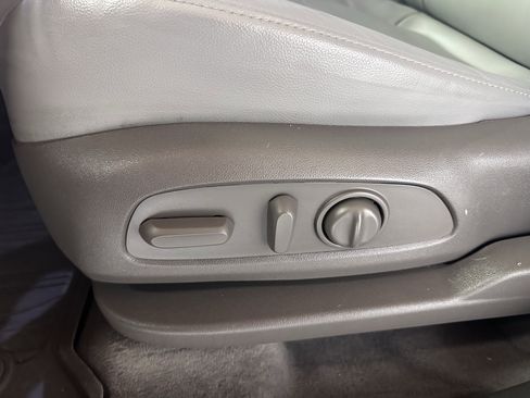 Used 2020 Chevrolet Traverse LT w/ LT Premium Package image 48