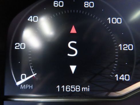 Used 2025 GMC Sierra 2500 AT4 w/ AT4 Premium Plus Package image 12