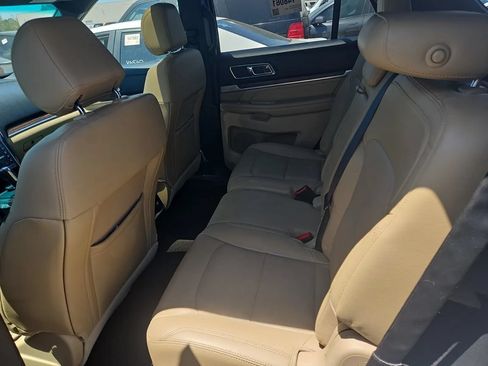 Used 2016 Ford Explorer Limited w/ Equipment Group 301A FWD image 10