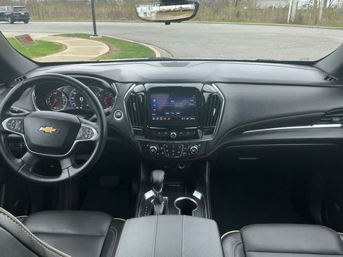Used 2023 Chevrolet Traverse Premier AWD/4WD image 21