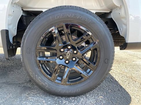 New 2026 Chevrolet Silverado 1500 Custom w/ LPO, Dark Essentials Package RWD image 18