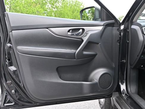 Used 2016 Nissan Rogue SV AWD/4WD image 11