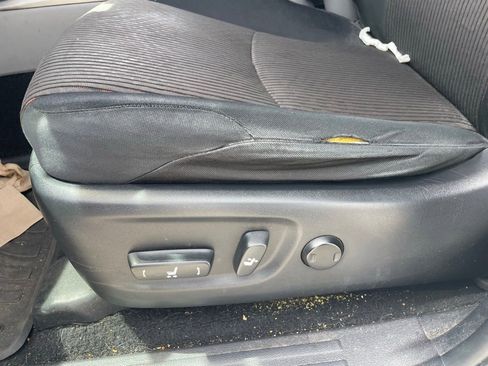 Used 2012 Toyota 4Runner SR5 w/ Convenience Pkg image 5