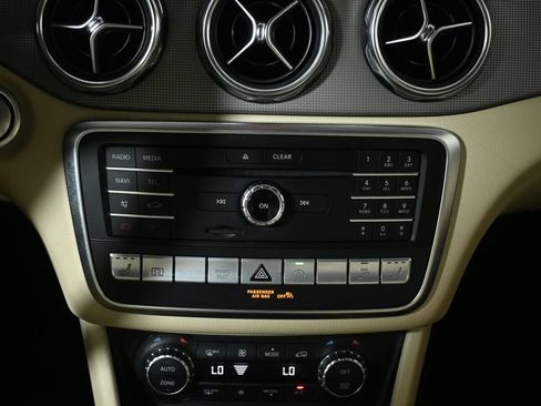 Used 2019 Mercedes-Benz GLA 250 4MATIC image 24