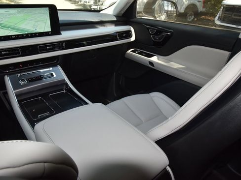 New 2026 Lincoln Aviator 2WD image 18