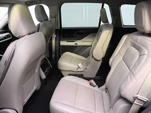 Certified 2022 Lincoln Aviator Reserve w/ Equipment Group 201A image 21