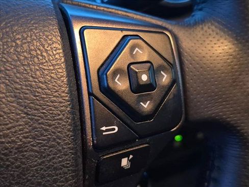 Used 2017 Toyota Tacoma TRD Sport w/ Premium & Technology Package RWD image 15