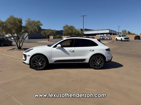 Used 2023 Porsche Macan AWD/4WD image 3