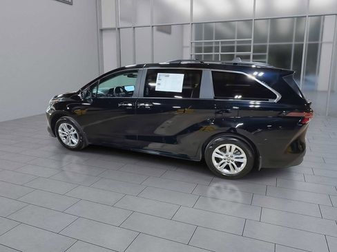 Used 2025 Toyota Sienna XLE w/ XLE Plus Package AWD/4WD image 6