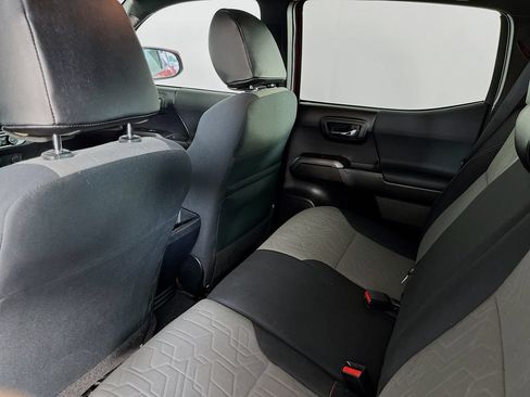 Used 2021 Toyota Tacoma TRD Sport AWD/4WD image 31