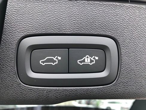 New 2026 Volvo XC60 B5 Plus w/ Protection Package Premier image 36