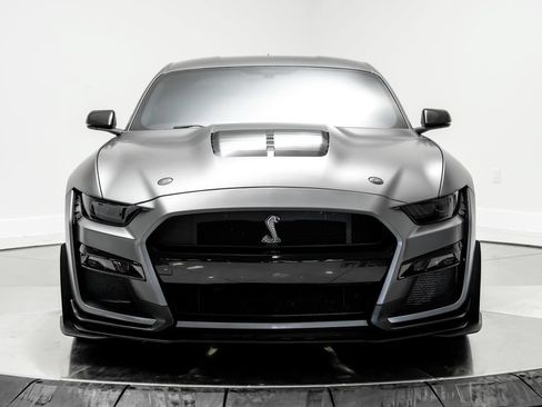 Used 2022 Ford Mustang Shelby GT500 w/ Carbon Fiber Track Pack RWD image 2