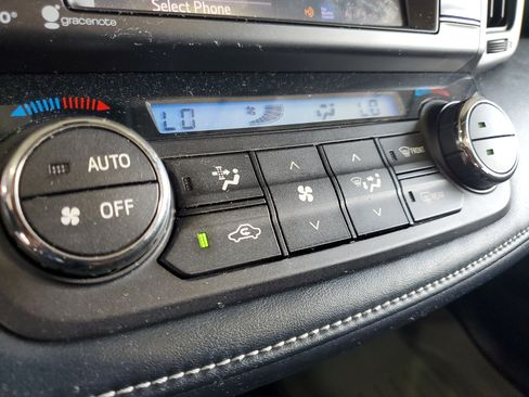 Used 2018 Toyota RAV4 XLE w/ Plus Extra Value Package FWD image 27