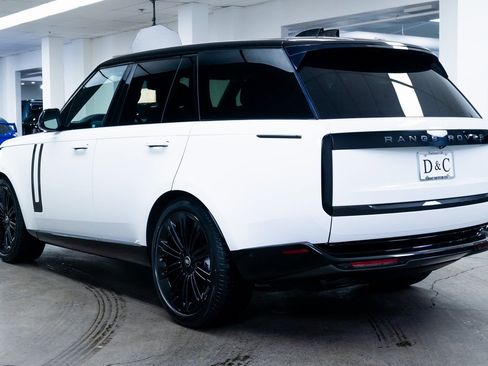 Used 2022 Land Rover Range Rover SE image 4